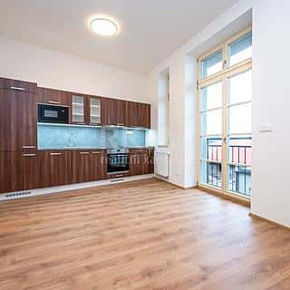 Pronájem bytu 2+kk 44 m² Slaný, Komenského náměstí, Slaný, okres Kladno