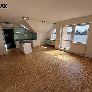 Prodej bytu 3+kk 74 m² Šestajovice, Revoluční, Šestajovice, okres Praha-východ