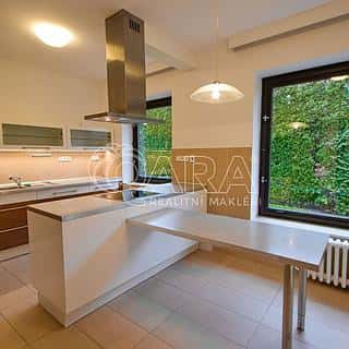 Pronájem rodinného domu 417 m² Praha, Ke hrádku, Praha