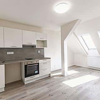 Pronájem bytu 2+kk 34 m² Kladno, Humna, Kladno