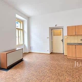Pronájem bytu 2+1 76 m² Písek, Budějovická, Písek
