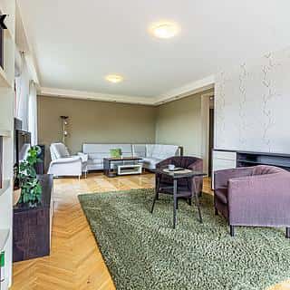 Pronájem rodinného domu 286 m² Praha, K lesu, Praha