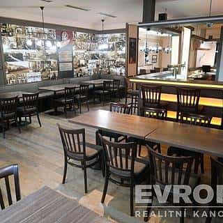 Pronájem restaurace 231 m² Nové Město na Moravě, Vratislavovo náměstí, Nové Město na Moravě, okres Žďár nad Sázavou