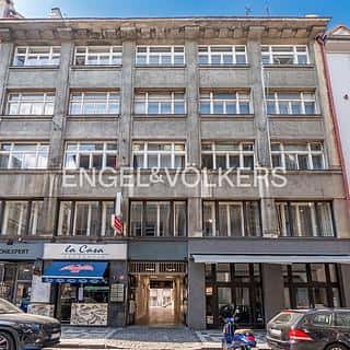 Pronájem kanceláře 226 m² Praha, V jámě, Praha