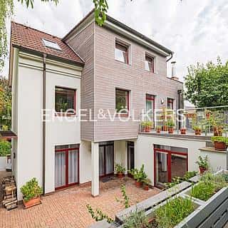 Pronájem vily 351 m² Praha, Nad hradním potokem, Praha
