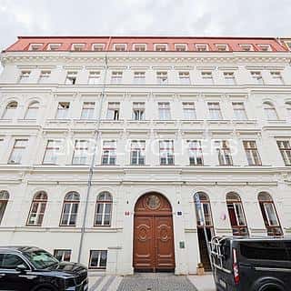 Pronájem skladu 77 m² Praha, Kroftova, Praha