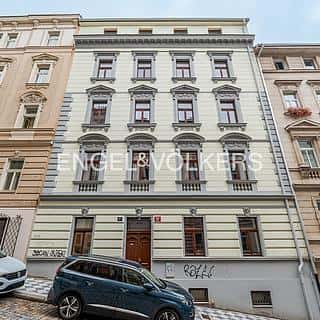 Pronájem obchodu 58 m² Praha, Hostivítova, Praha