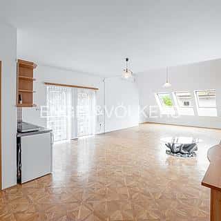 Pronájem kanceláře 83 m² Praha, Podholí, Praha
