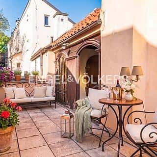Pronájem rodinného domu 201 m² Praha, Pohořelec, Praha