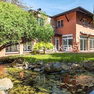 Pronájem rodinného domu 463 m² Přezletice, U Bažantnice, Přezletice, okres Praha-východ