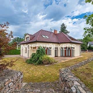 Pronájem rodinného domu 288 m² Praha, U lip, Praha