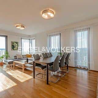Pronájem bytu 4+kk 132 m² Praha, Olšanská, Praha
