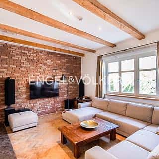 Pronájem rodinného domu 360 m² Praha, Fetrovská, Praha