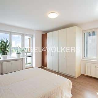 Prodej bytu 2+kk 59 m² Praha, Spojovací, Praha