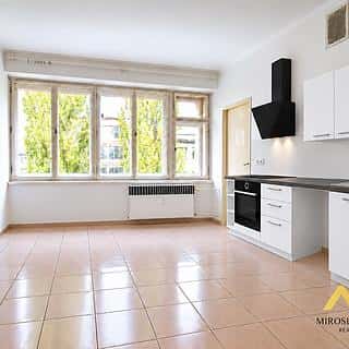 Pronájem bytu 3+1 95 m² Hradec Králové, Nerudova, Hradec Králové