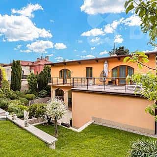 Prodej vily 350 m² Praha, Pod svahem, Praha