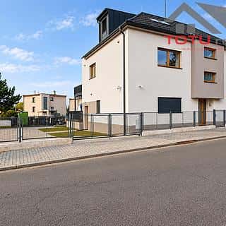 Pronájem bytu 1+kk, garsoniery 45 m² Černožice, Gen. Svobody, Černožice, okres Hradec Králové