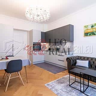 Pronájem bytu 2+kk 55 m² Praha, Orelská, Praha