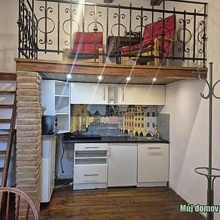 Pronájem činžovního domu 650 m² Praha, Křižíkova, Praha