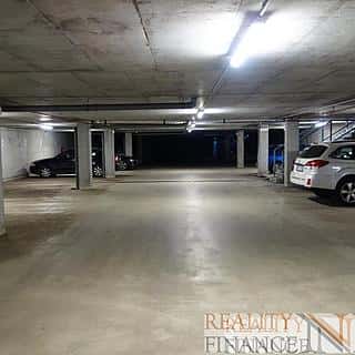 Pronájem parkovacího místa 10 m² Plzeň, Kollárova, Plzeň, okres Plzeň-město