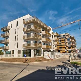 Prodej bytu 3+kk 77 m² Praha, Pražská, Praha