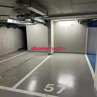 Pronájem parkovacího místa 13 m² Olomouc, Milana Ticháka, Olomouc