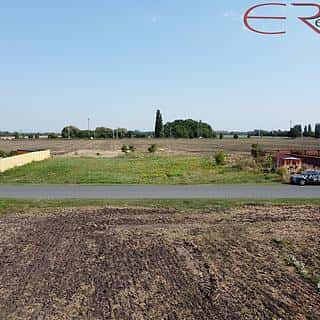 Prodej stavební parcely 49984 m² Velim, Karlova, Velim, okres Kolín