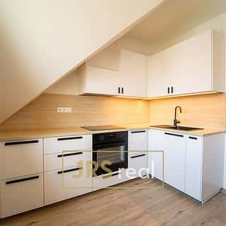 Prodej bytu 3+1 78 m² Hustopeče, Gen. Peřiny, Hustopeče, okres Břeclav