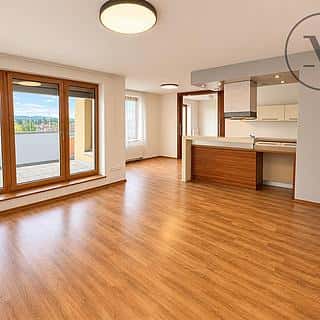 Pronájem bytu 3+kk 97 m² České Budějovice, Osiková, České Budějovice