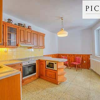 Prodej bytu 3+1 106 m² Praha, V Rybníčkách, Praha