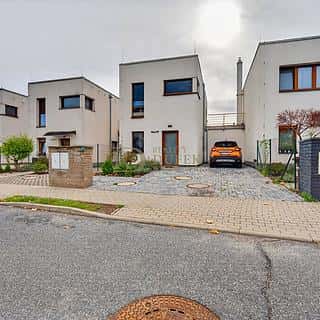 Prodej rodinného domu 95 m² Praha, U Hostavického potoka, Praha