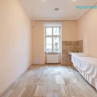 Pronájem obchodu 20 m² Karlovy Vary, Zámecký vrch, Karlovy Vary