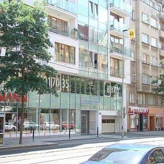 Pronájem parkovacího místa 5 m² Praha, Komunardů, Praha