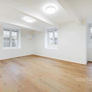 Prodej bytu 3+kk 71 m² Praha, Velvarská, Praha
