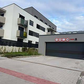 Prodej parkovacího místa 15 m² Praha, Nebřenická, Praha