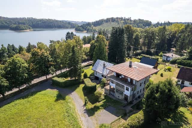 Rodinný dům se 3 byty u Sečské přehrady, Seč, okr. Chrudim, okres Chrudim