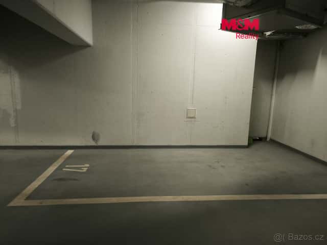 Pronájem garáž. stání, 19 m², Karlovy Vary, Divadelní nám, okres Karlovy Vary