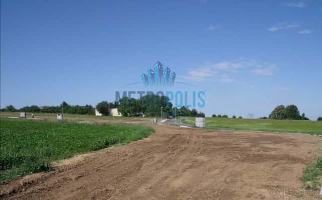 Exkluzivní stavební pozemek 1 200 m² v Třebohosticích (Praha, okres Praha-východ