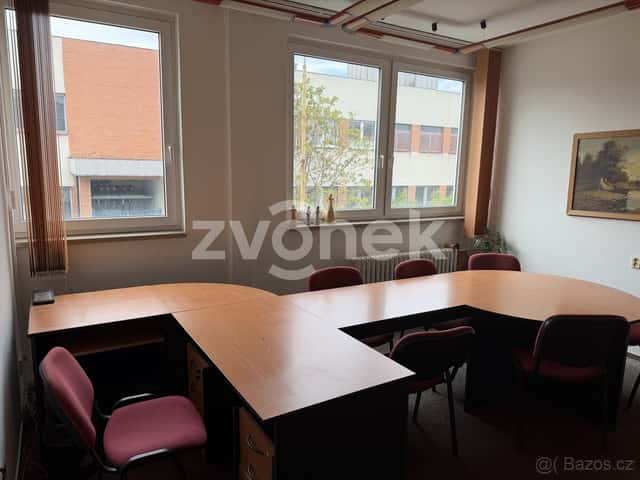 Pronájem až 8 kanceláří 151 m², možnost pronajmout i samosta, okres Zlín