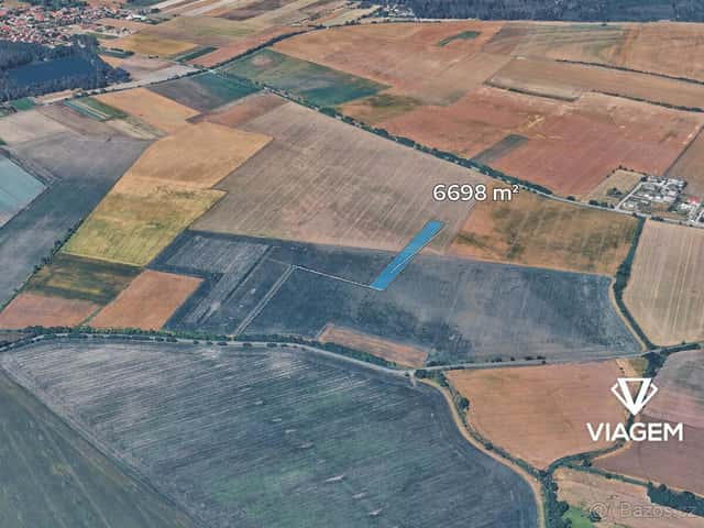 Pole 5 921 m², okres Praha-východ