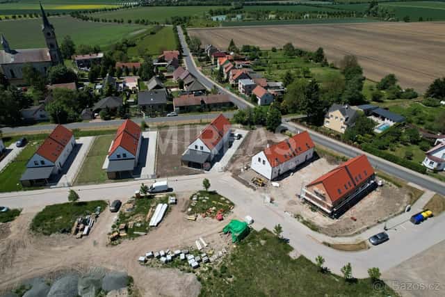 II.etapa-Veleliby, prodej 1/2 RD tzv. dvojdům o velikosti 5+, okres Nymburk