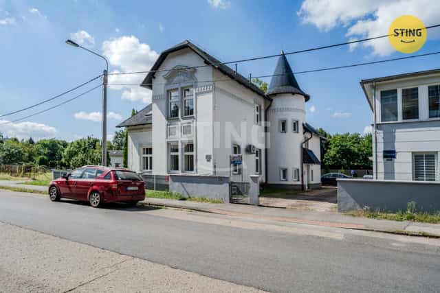 Pronájem komerční vily s vlastním parkováním, ul.. S, 133259, okres Ostrava-město