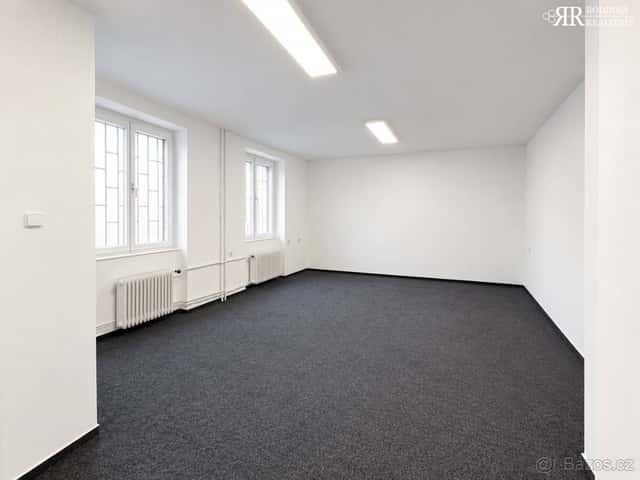 Pronájem kanceláře 35 m² Sokolovská, Praha - Karlín, Praha 8