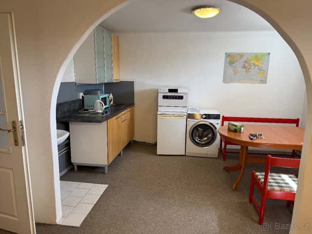Řevnice 1+1 40 m2, terasa, parking, zahrada, kolárna, okres Praha-západ
