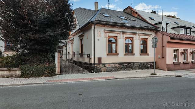 Rodinný dům 5+1 se zahradou 737 m² a pergolou v centru Polič, okres Svitavy