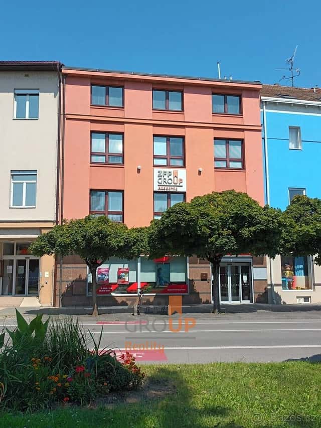 Prodej administrativní budovy o rozloze 1059 m², ulice 17. l, okres Břeclav