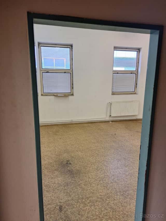 Pronájem skladových prostorů, okres Hradec Králové