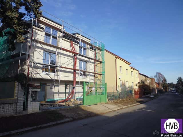 Prodej novostavby rodinného dvojdomu o 3 NP, pozemek 596 m2,, Praha 5