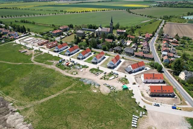 II.etapa-Veleliby, prodej 1/2 RD tzv. dvojdům o velikosti 5+, okres Nymburk