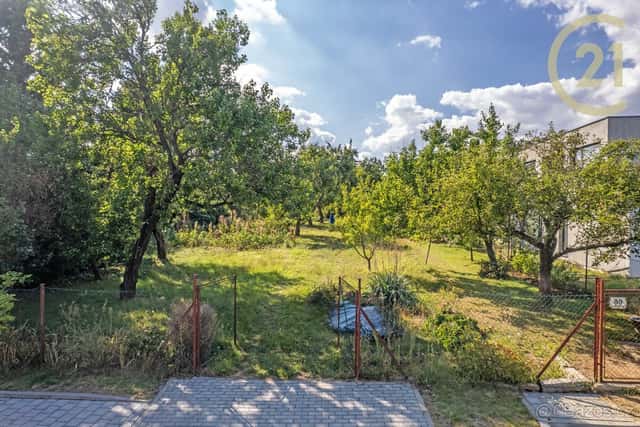 POZEMEK BRNO-HORNÍ HERŠPICE: OSAMĚLÁ ULICE – POSLEDNÍ ŠAN..., okres Brno-město
